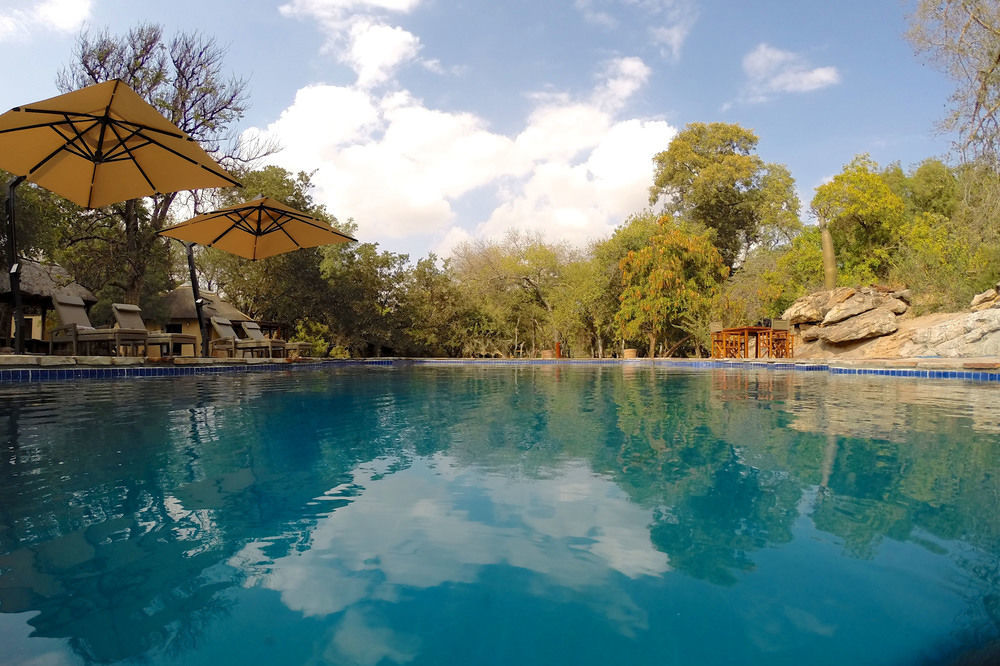 Tuli Safari Lodge Lentswelemoriti Extérieur photo